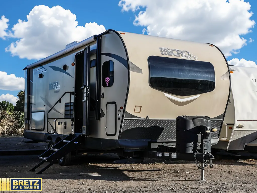 2019 Forest River Flagstaff Micro Lite 25FKS