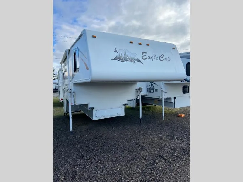 2009 Eagle Cap Campers Eagle Cap 955 - Main photo