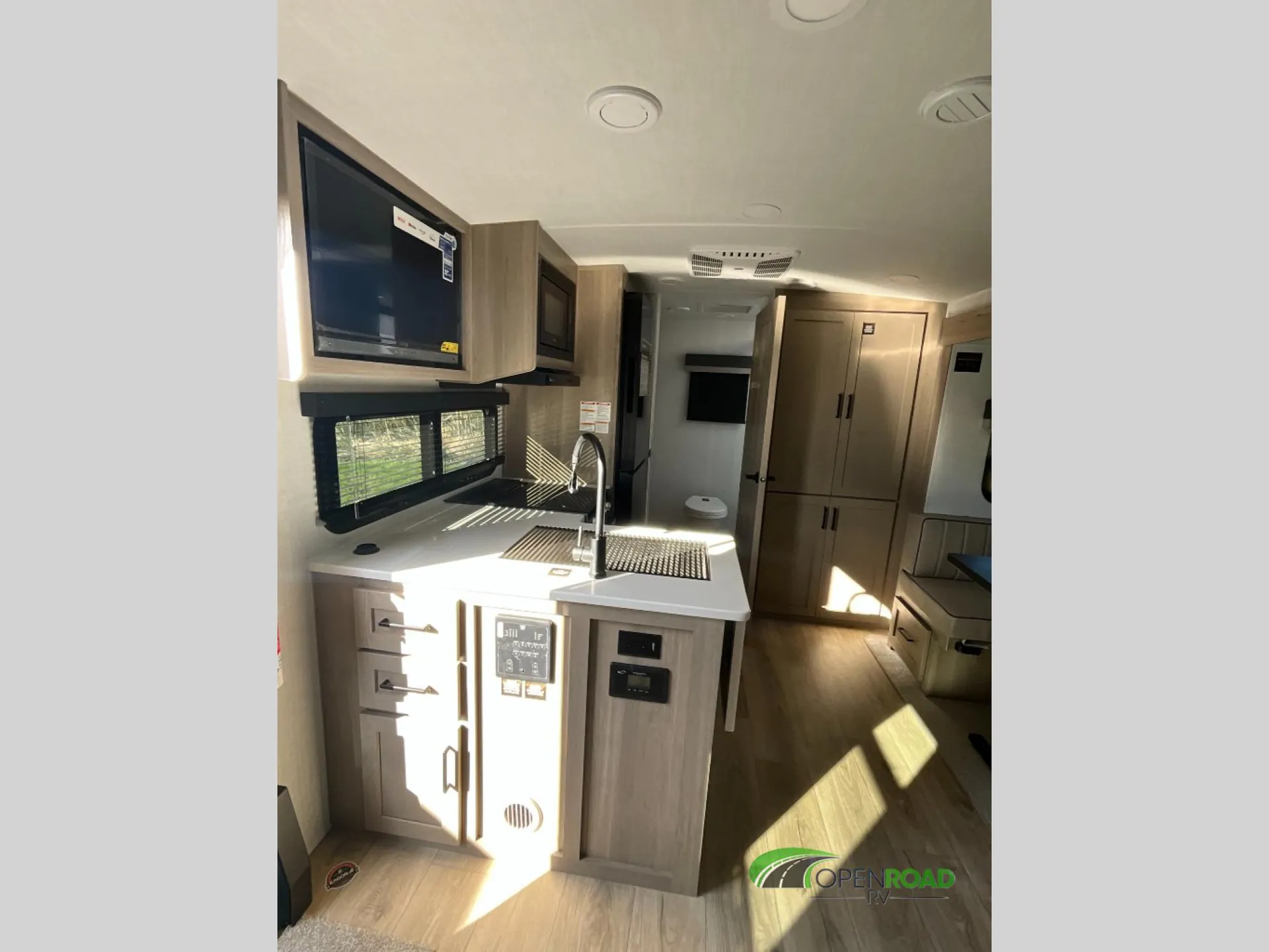 2026 Forest River Rockwood Mini Lite 2214S — Photo 6