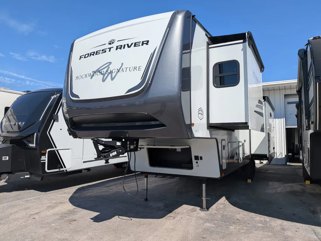 2025 Forest River Rockwood Signature R361RLS, Photos photo 2