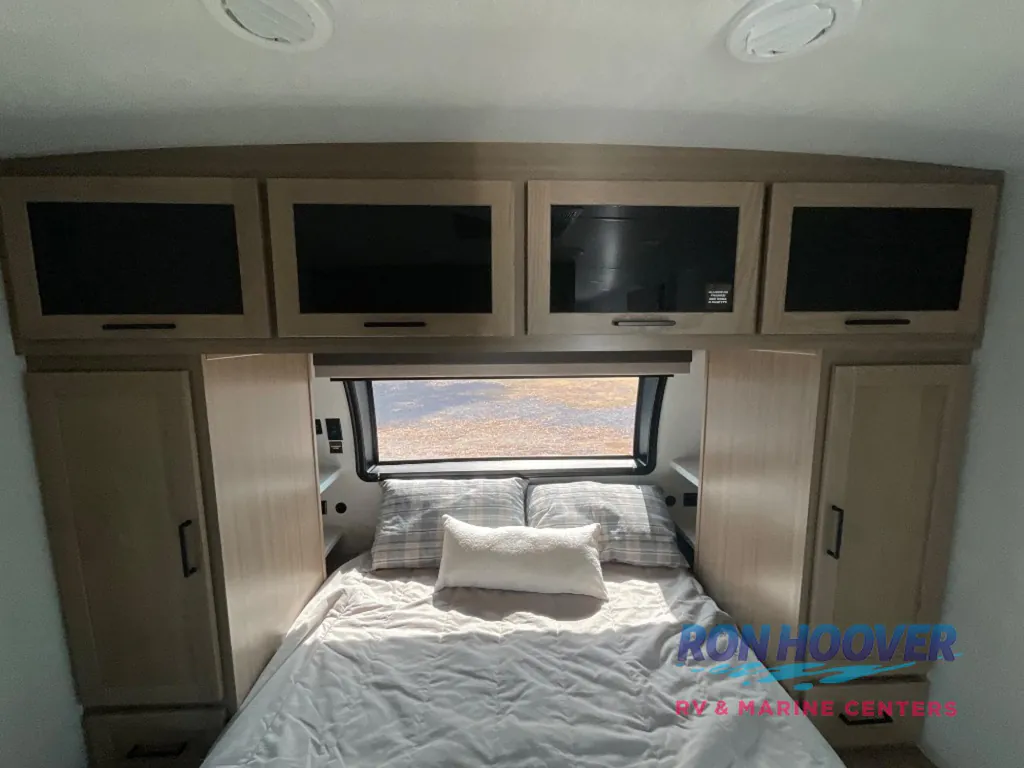 2027 Forest River Rockwood Ultra Lite 2921RL, Photos photo 28