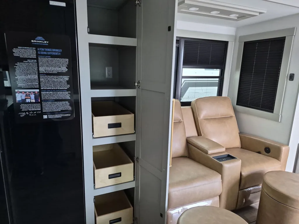 2026 Brinkley Model Z 2810, Photos photo 39