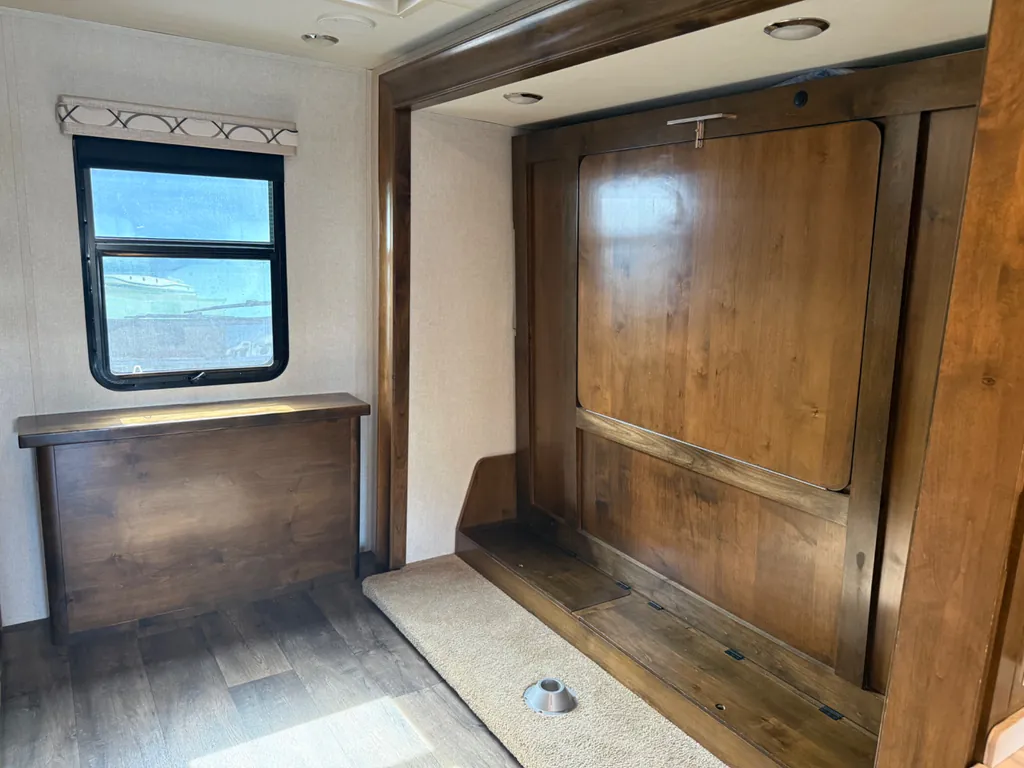 2019 Tiffin Wayfarer 24 FW, Photos photo 11