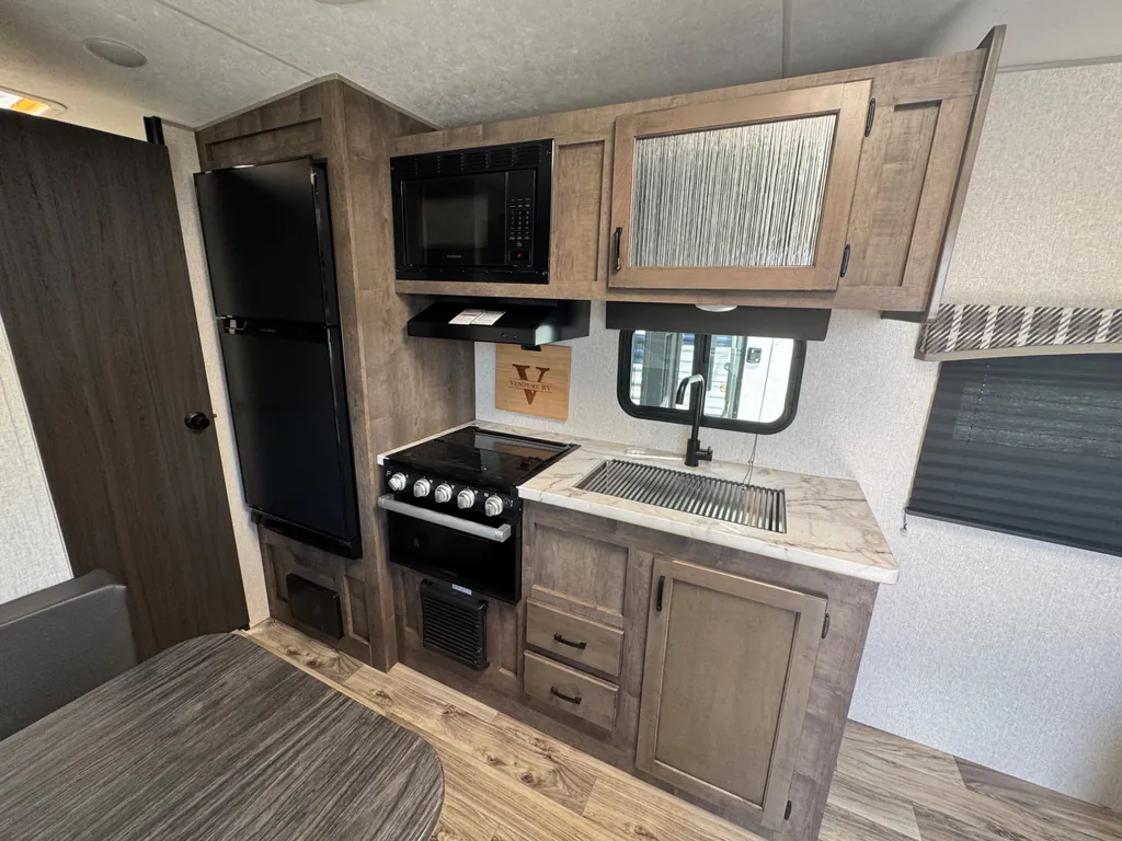 2022 Venture RV Sonic SN190VRB, Photos photo 6
