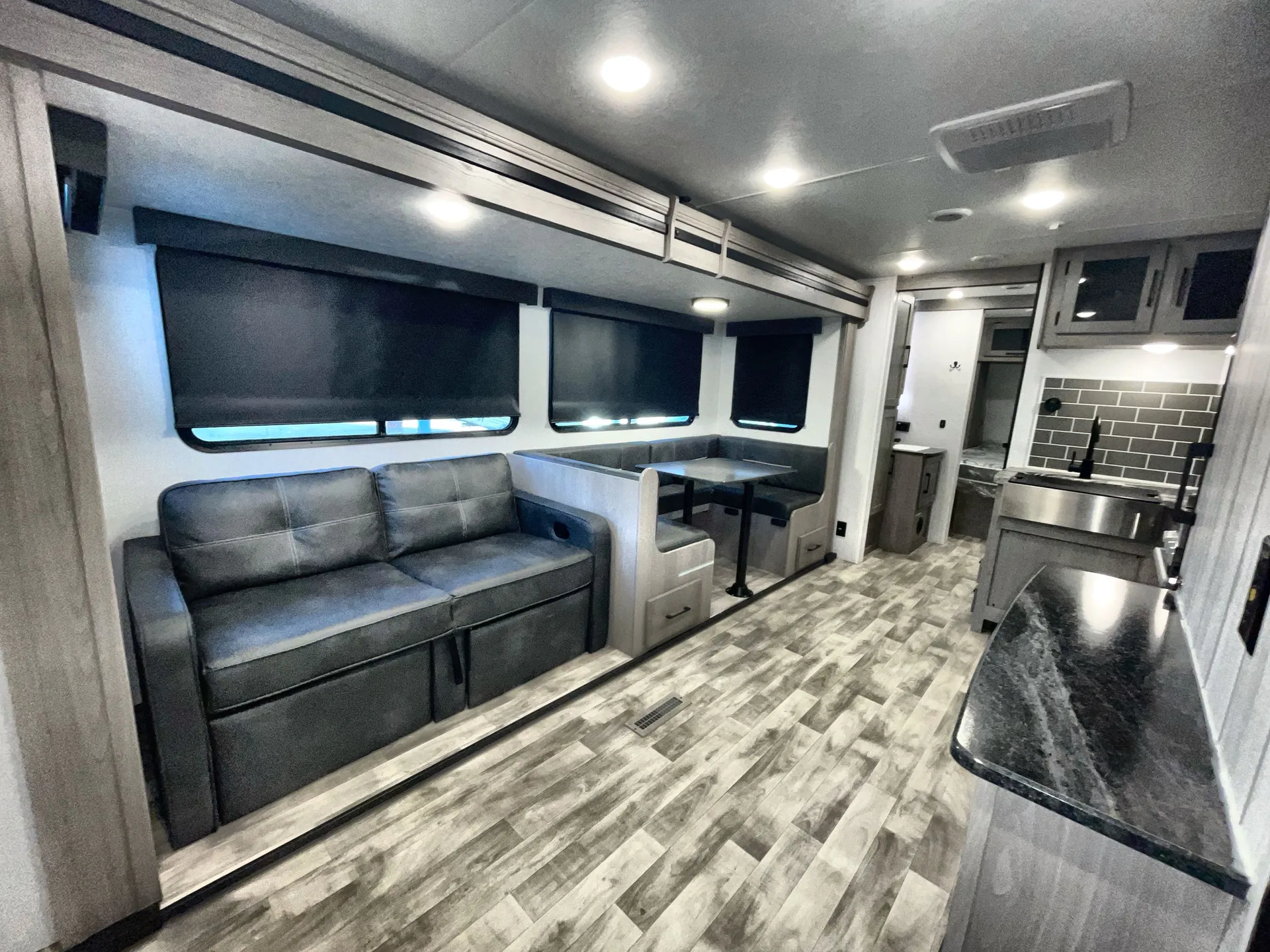2024 Dutchmen Kodiak Ultra-Lite Ultra-Lite 302BHSL — living area main