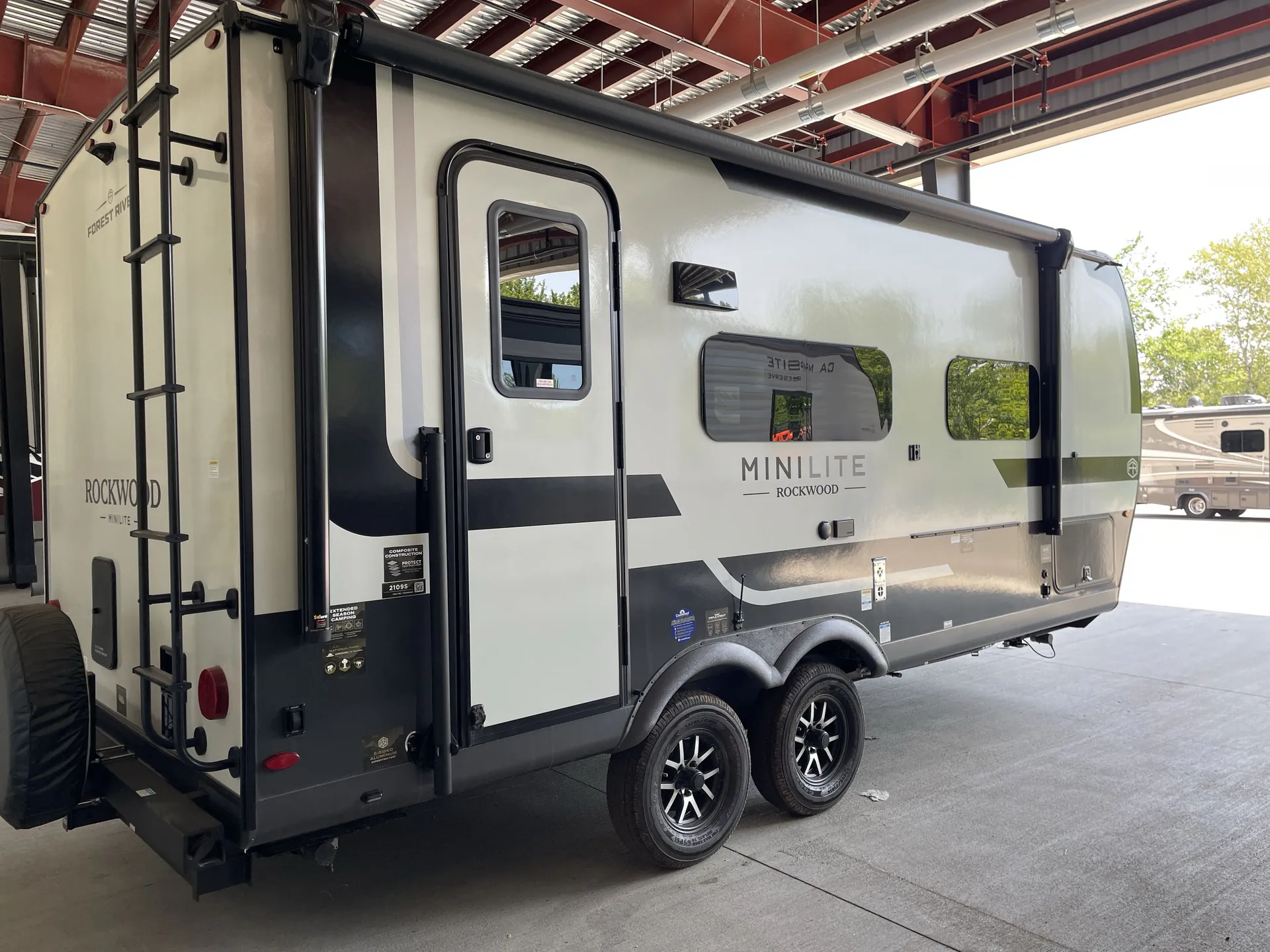 2027 Forest River Rockwood Mini Lite 2109S — campside