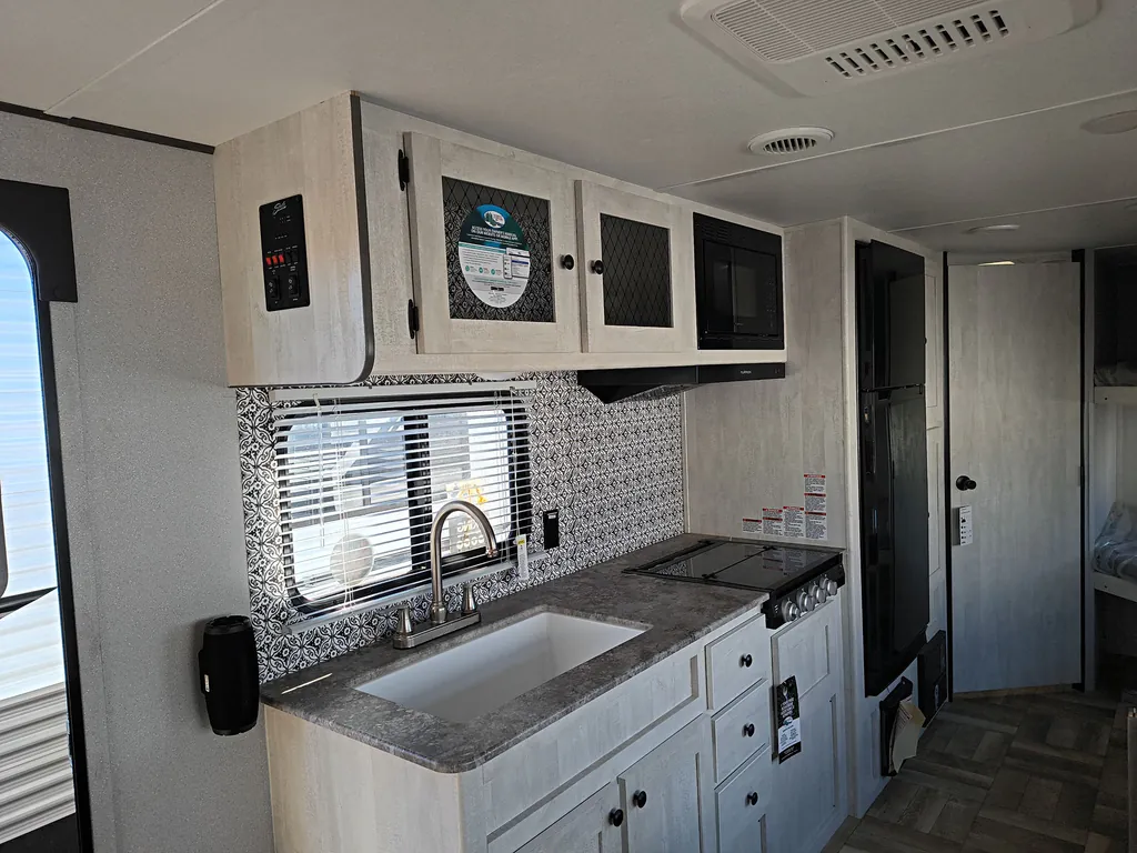 2023 Shasta I-5 526DB, Photos photo 2