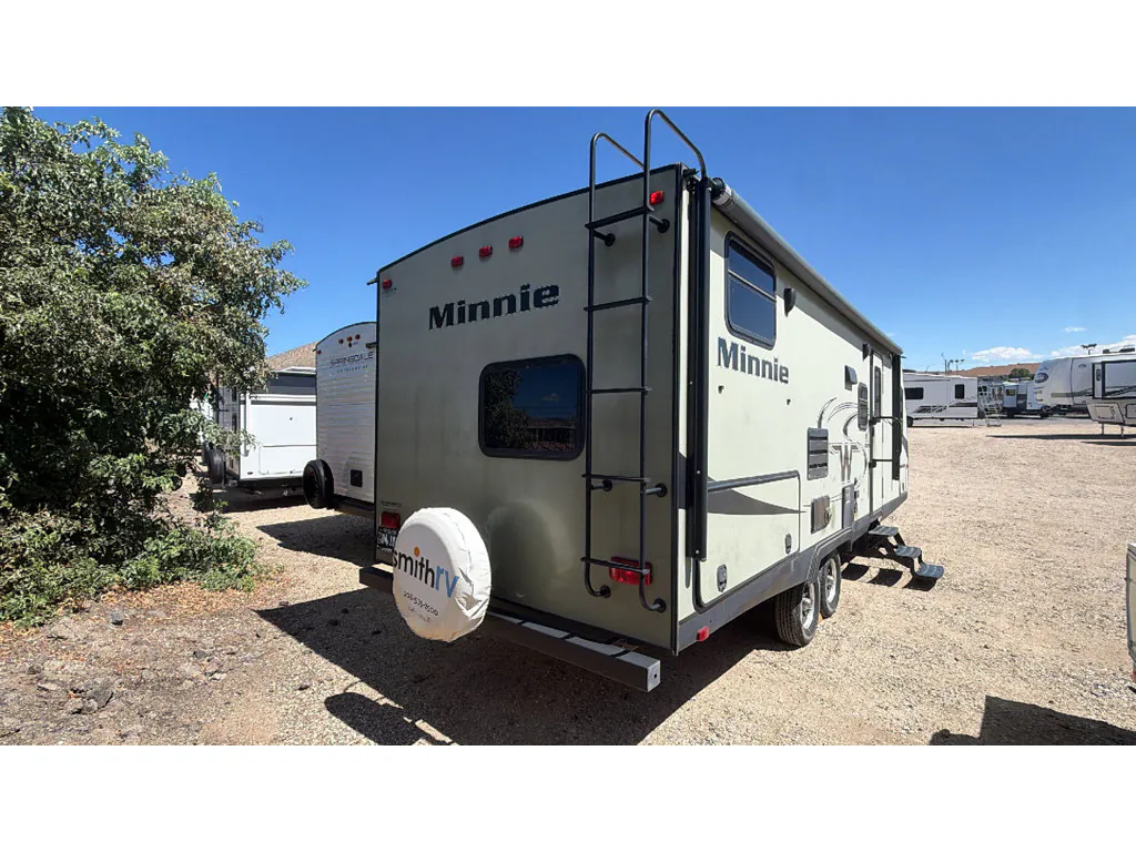 2018 Winnebago Minnie 2455BHS - Photo 4