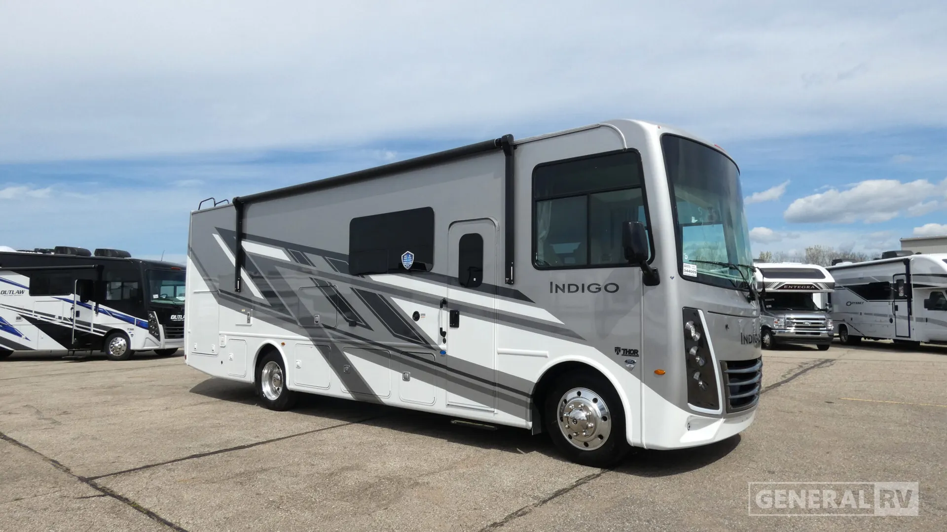 2026 Thor Motor Coach Indigo MM30 - Photo 2