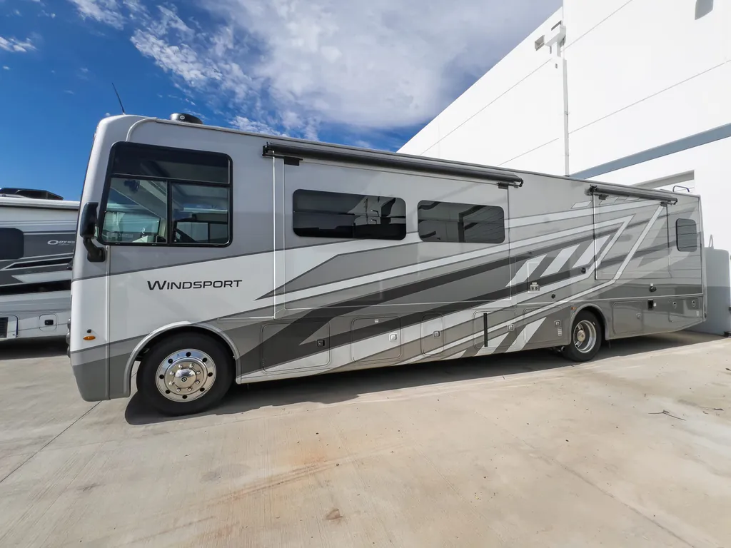 2027 Thor Motor Coach Windsport 36H, Photos photo 28