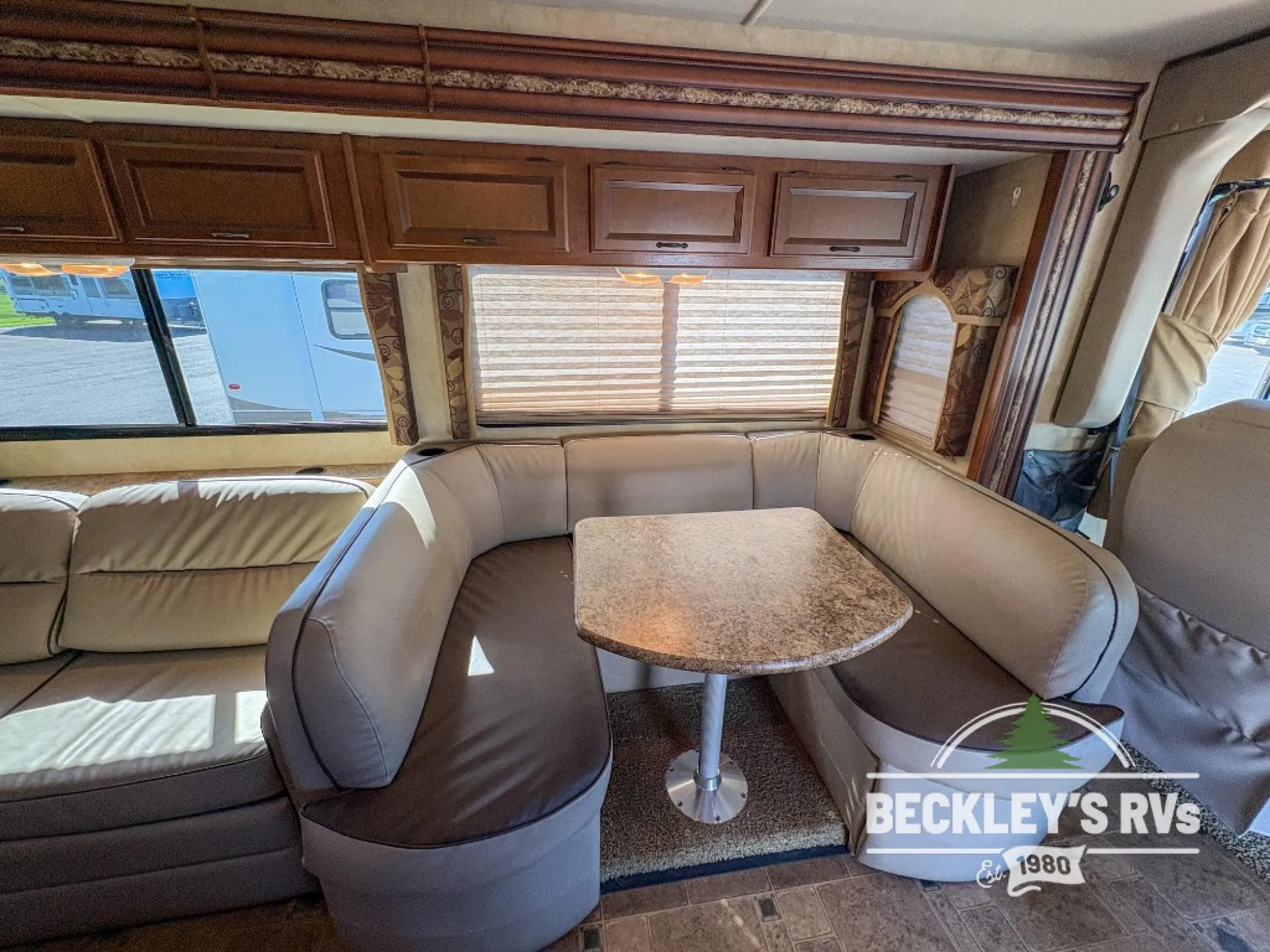 2013 Thor Motor Coach Hurricane 34E - Photo 3