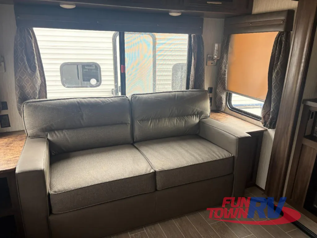 2020 Forest River Cherokee Alpha Wolf 26RL-L, Photos photo 11
