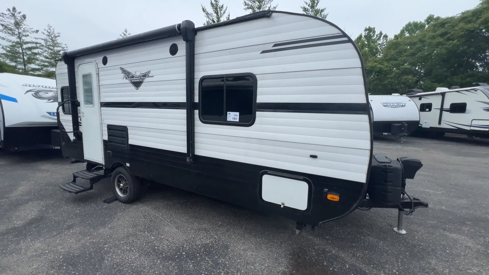 2022 Riverside RV Retro 171DRD - Photo 4