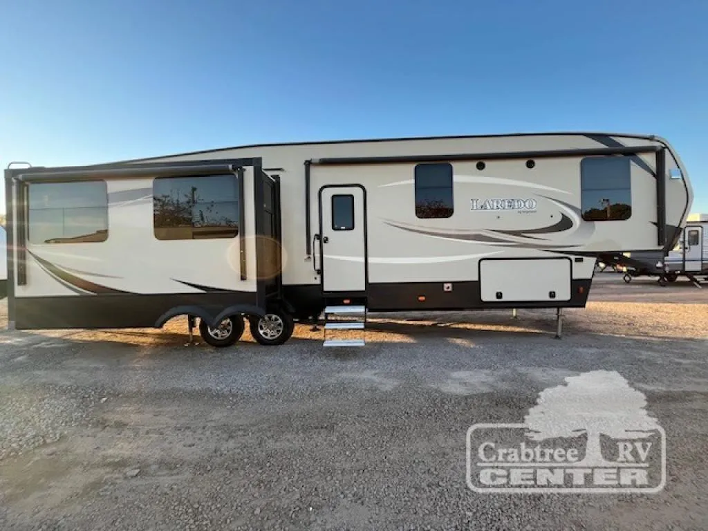 2018 Keystone Laredo 358BP - Main photo