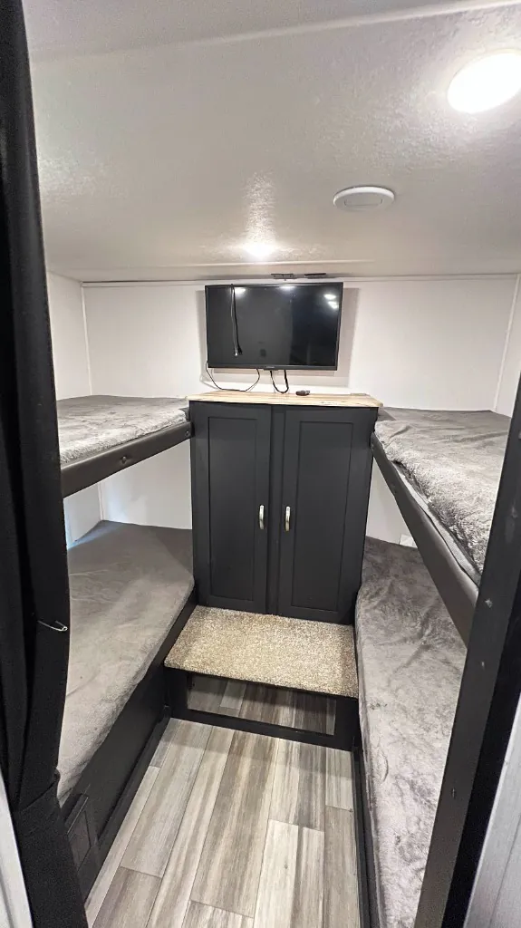 2022 Coachmen Freedom Express Select 29SE, Photos photo 14