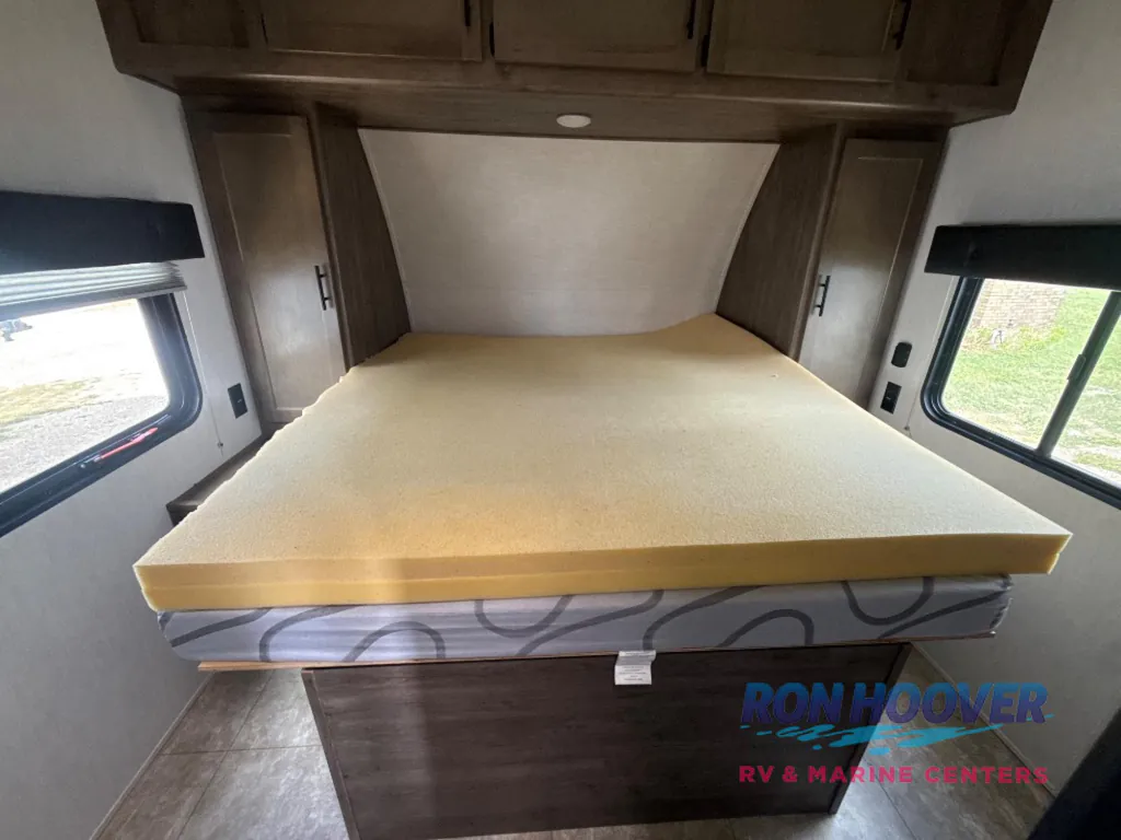 2022 Forest River Vengeance Rogue 26V, Photos photo 12