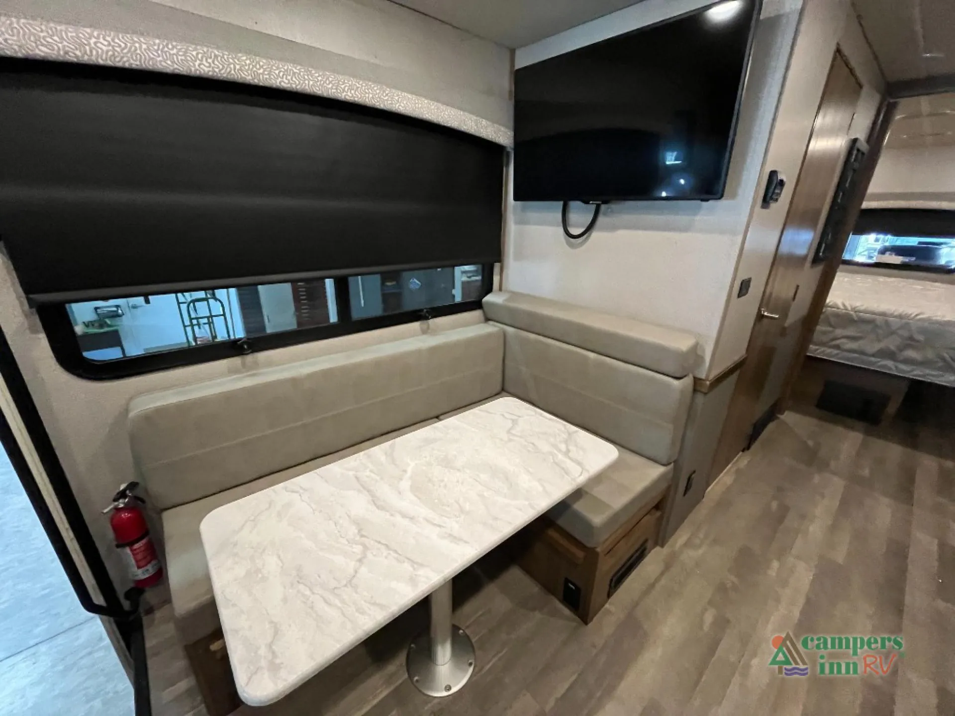 2019 Fleetwood Flair 29M - Photo 4