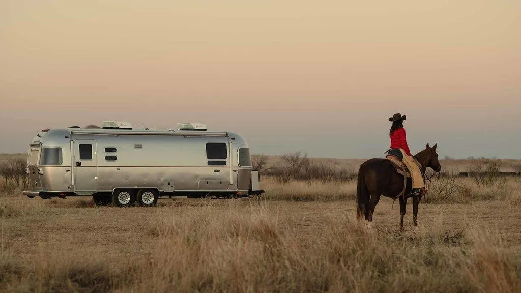 2027 Airstream Stetson 6666 27FB - Photo 4