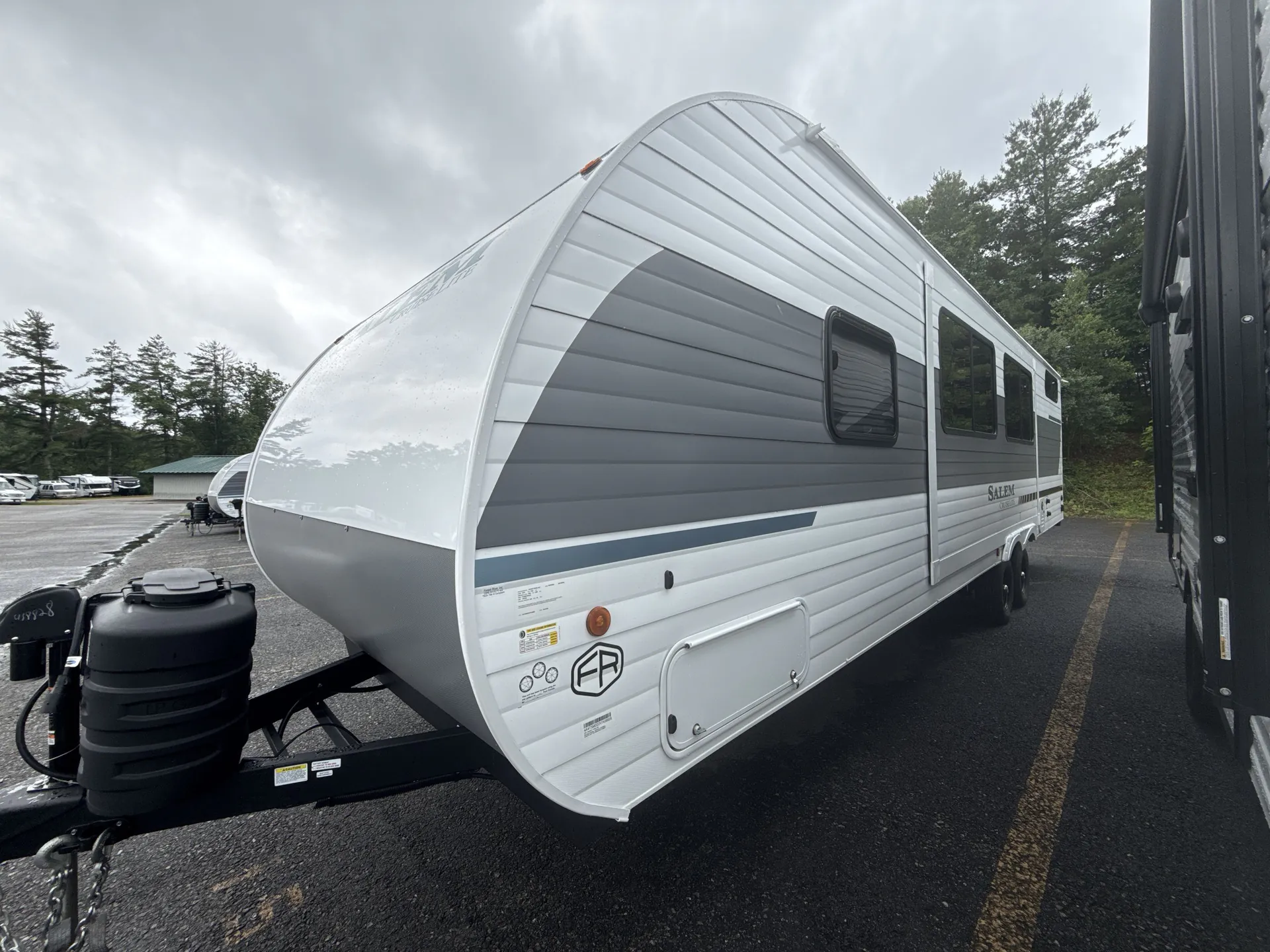 2027 Forest River Salem Cruise Lite 28VBXL — off campside