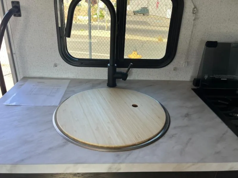 2027 Winnebago Sunflyer 24GG - Photo 4