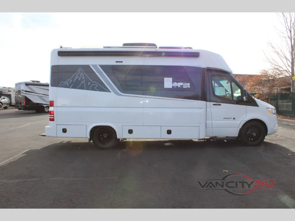 2025 Chinook RV Summit EB, Photos photo 12