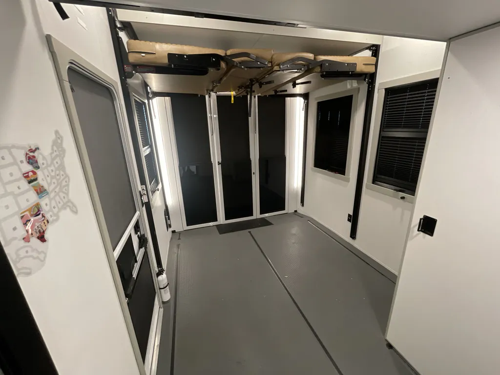 2025 Brinkley Model G 4100, Photos photo 25