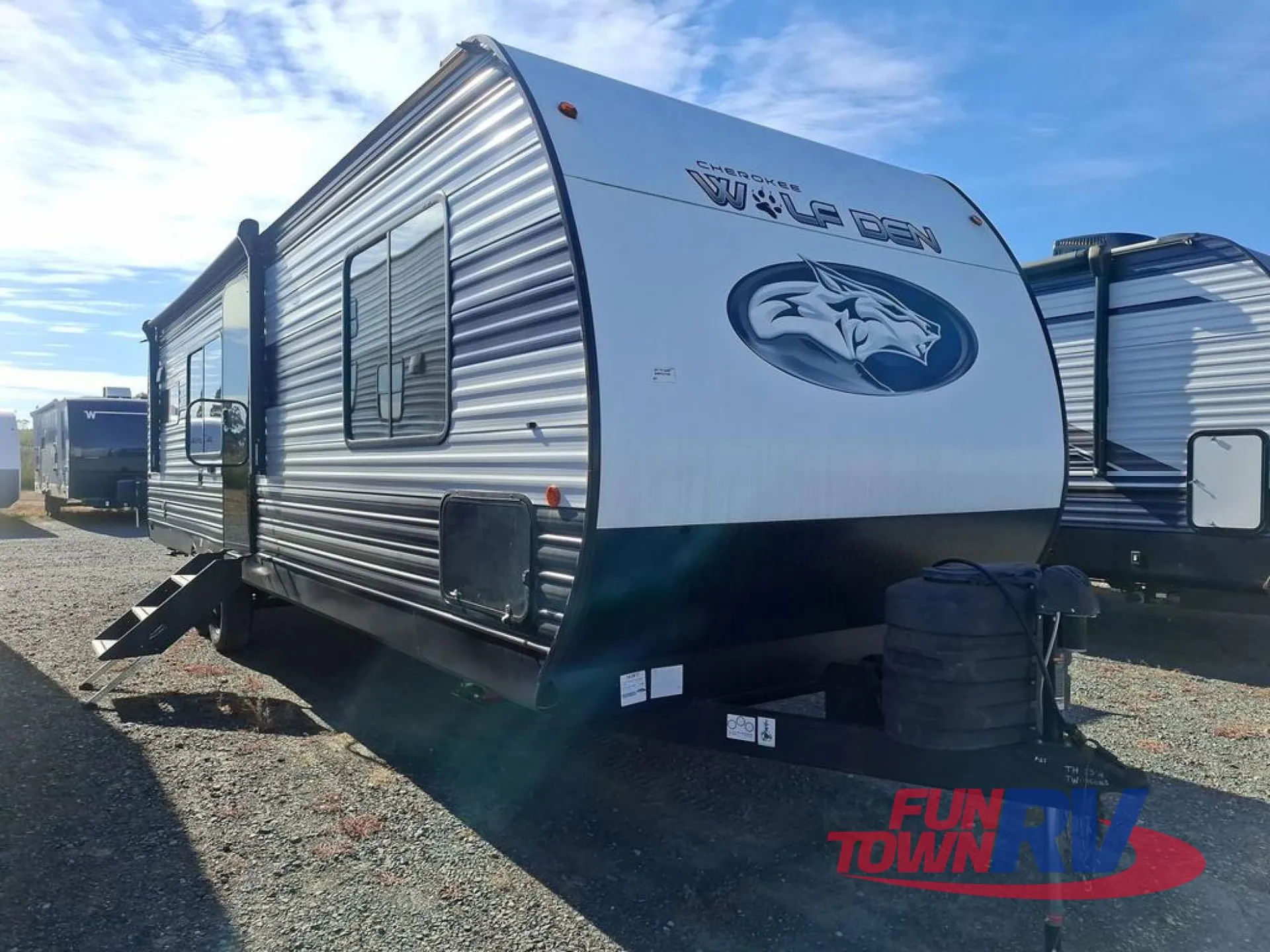 2024 Forest River Cherokee Wolf Den 272RK