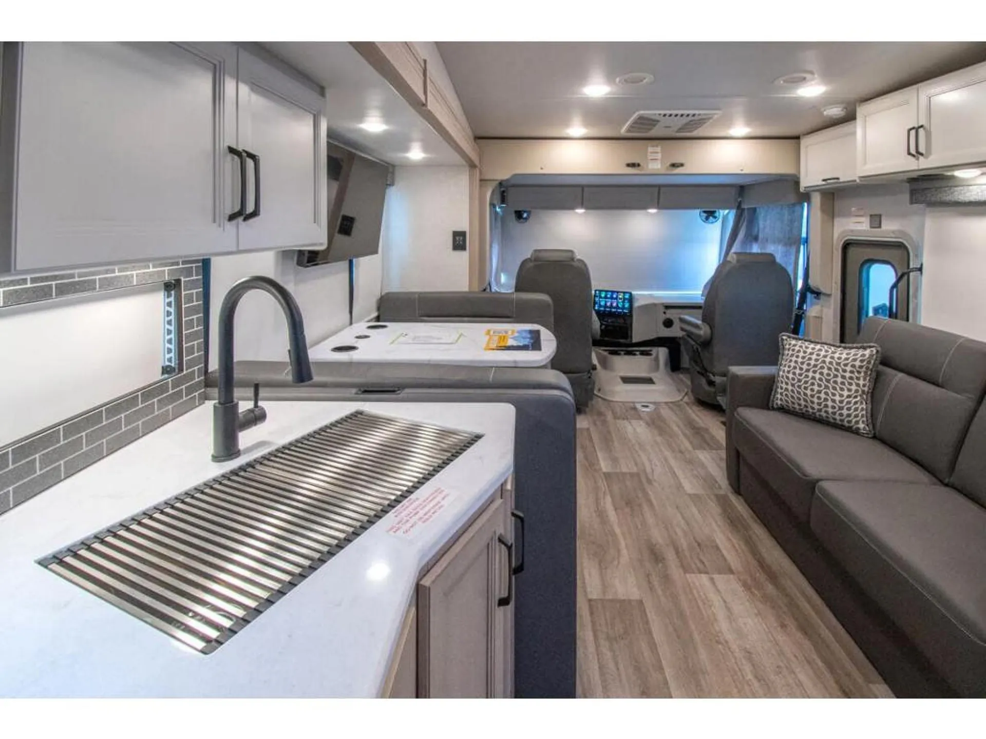2026 Thor Motor Coach Outlaw Wild West Edition 38M - Photo 3