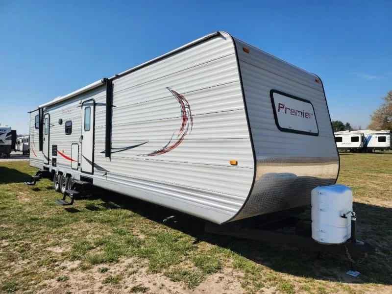 2020 HL Enterprise Premier 42SELF - Main photo