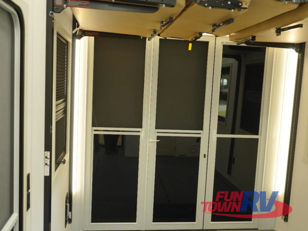 2027 Brinkley Model G 3970, Photos photo 54