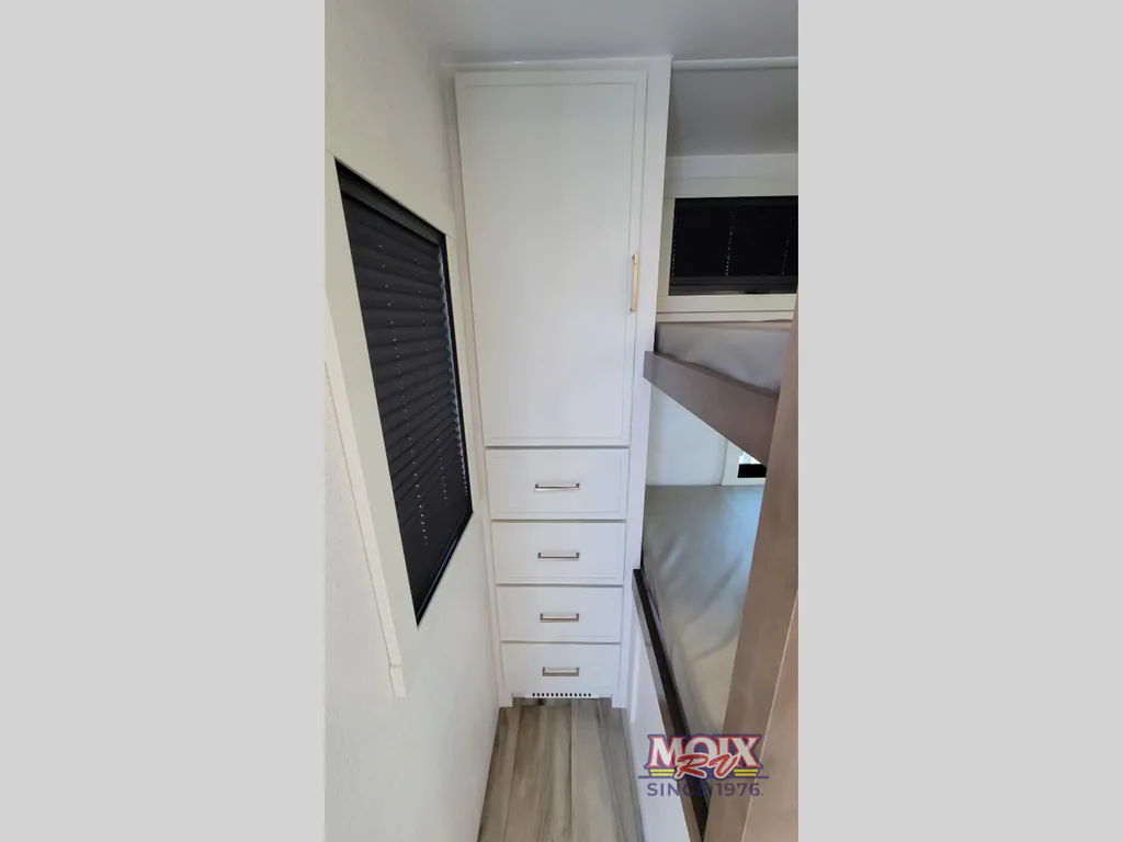 2027 Brinkley Model I 290, Photos photo 15