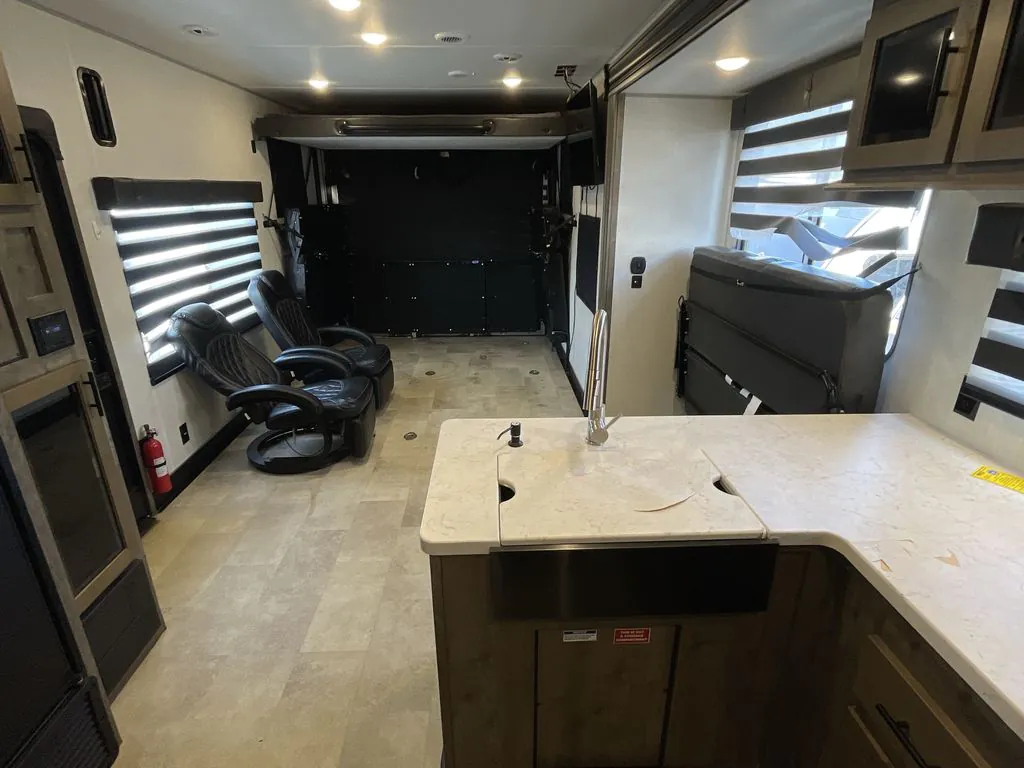 2021 Forest River Vengeance Rogue 29KS - Photo 4