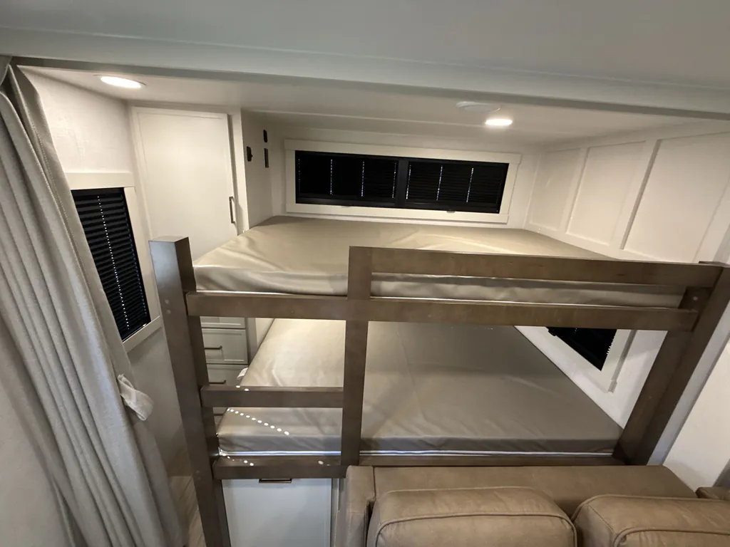 2027 Brinkley Model I 290, Photos photo 14