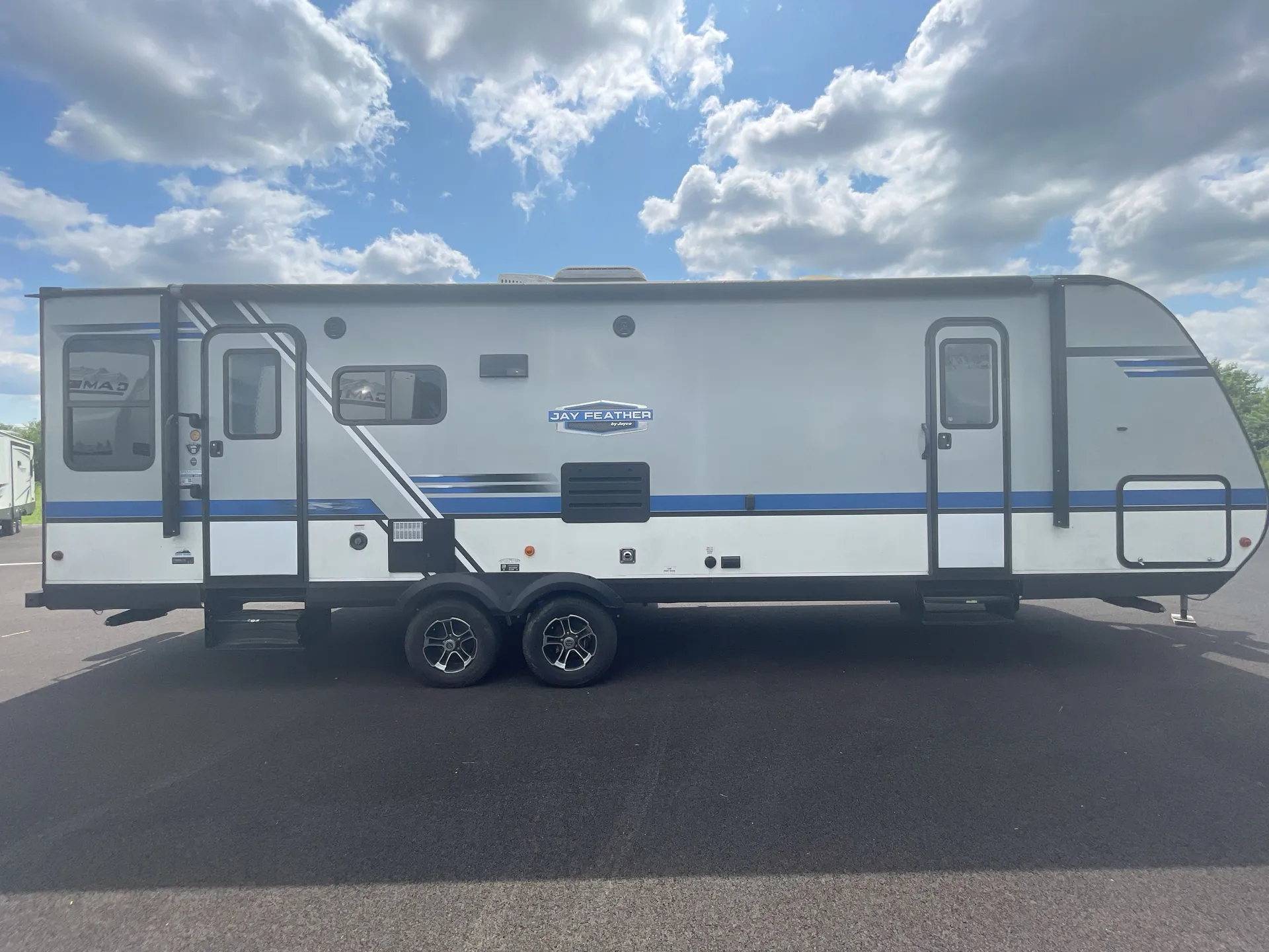 2019 Jayco Jay Feather 27RL - Photo 2