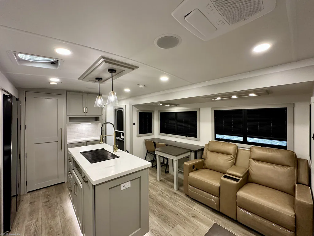 2025 Brinkley Model Z AIR 310, Photos photo 8