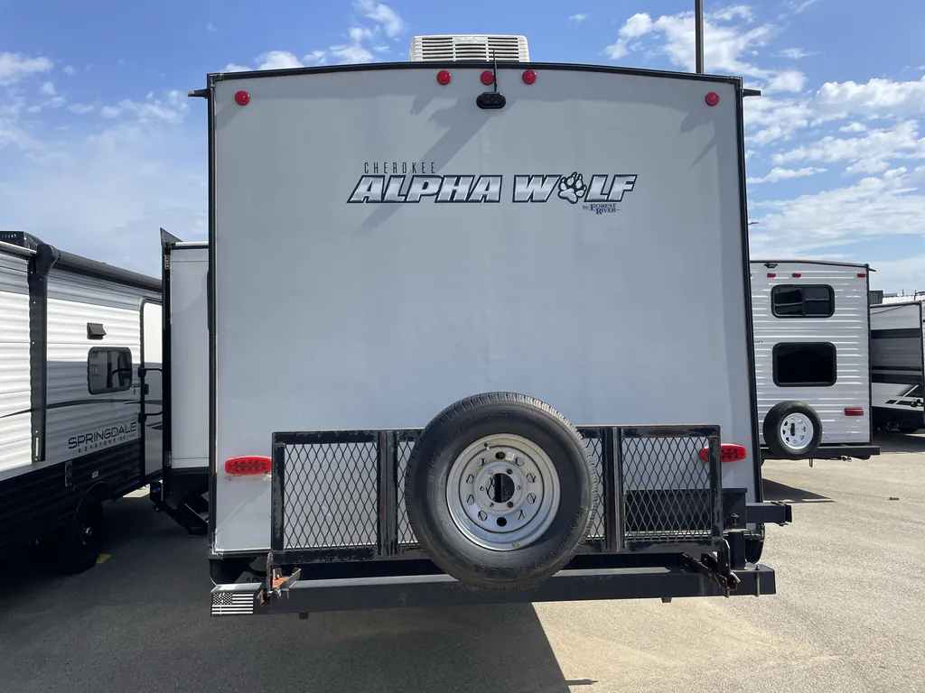 2022 Forest River Cherokee Alpha Wolf 30DBH-L, Photos photo 7