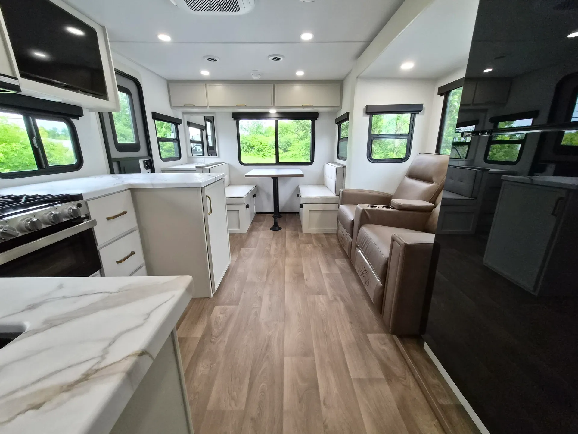 2027 Grand Design Imagine XLS 25RLE - Photo 3