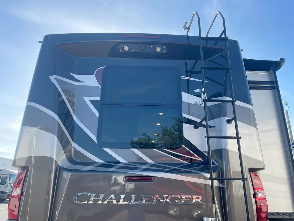 2023 Thor Motor Coach Challenger 35MQ, Photos photo 7