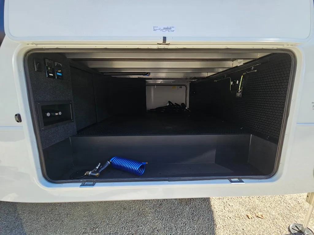 2026 Brinkley Model Z 3515, Exterior photo 19