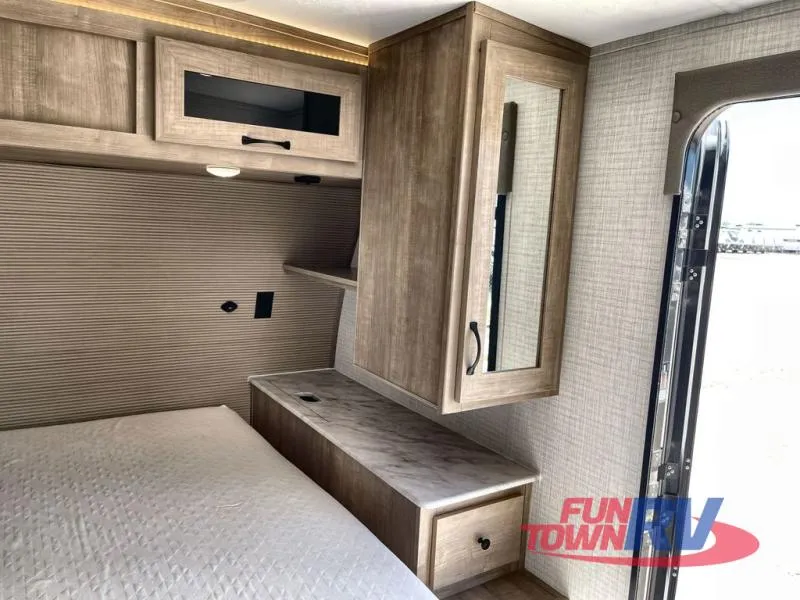 2025 Forest River Solaire 3150TBSS - Photo 4