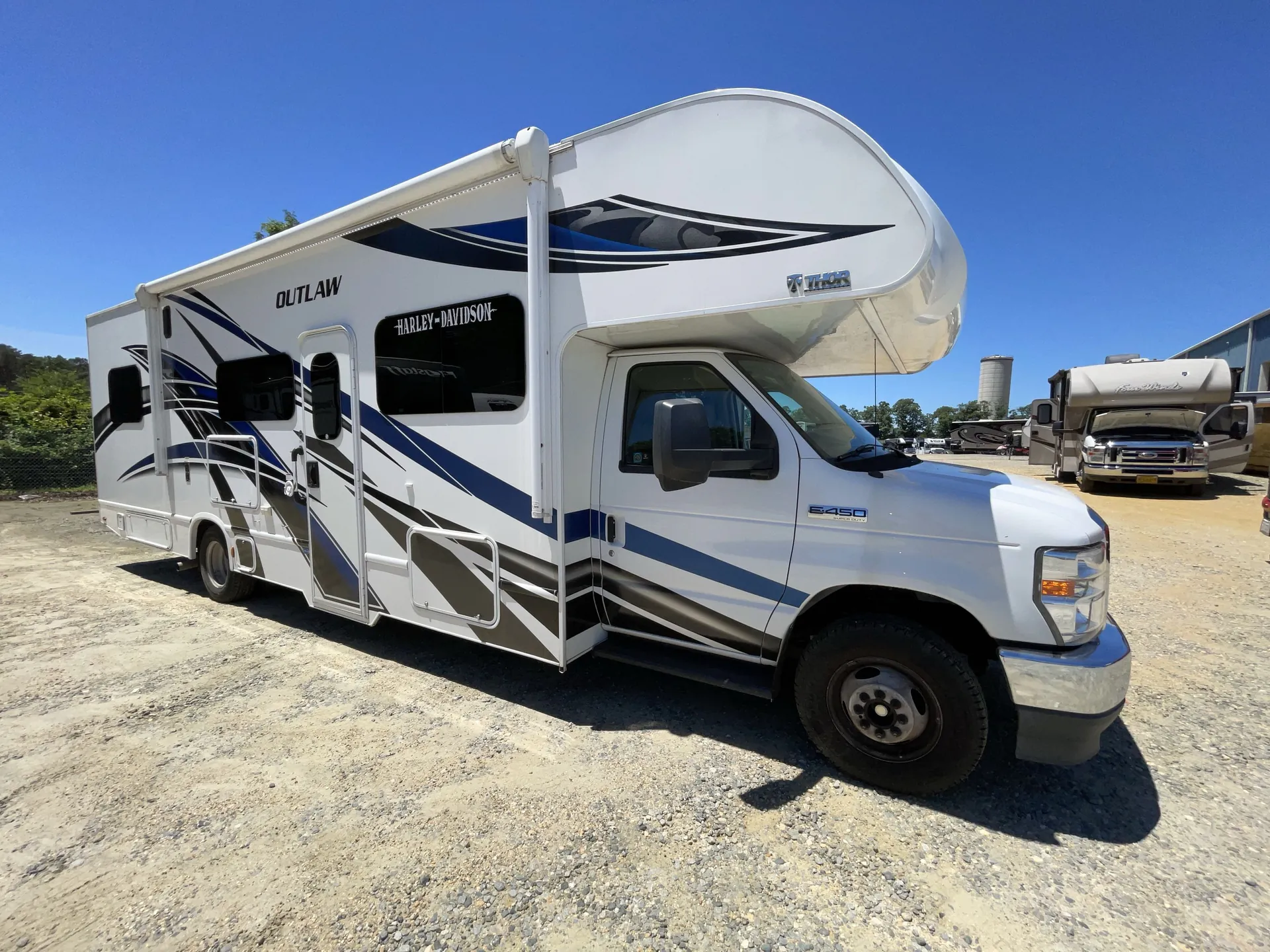 2021 Thor Motor Coach Outlaw 29J - Photo 2