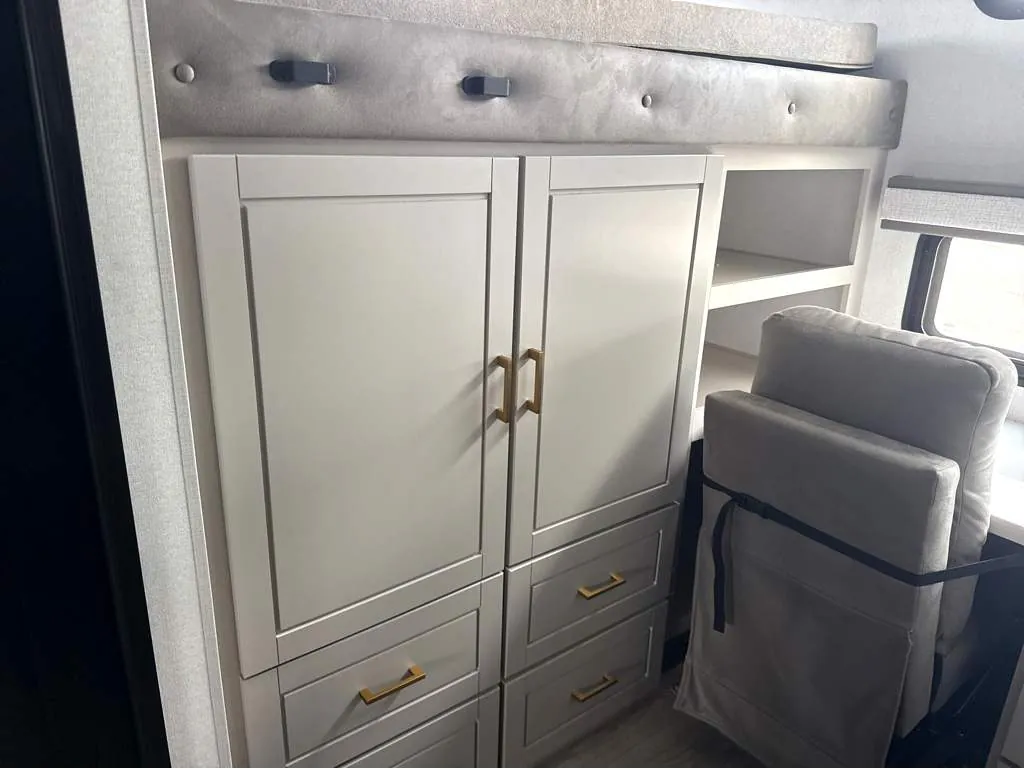 2027 Jayco North Point 391TBBH, Photos photo 17
