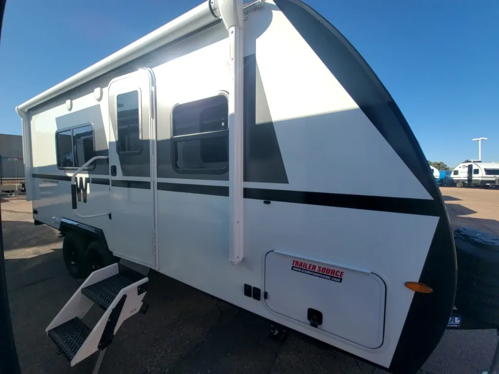 2026 Winnebago Micro Minnie 2000TRB - Photo 2