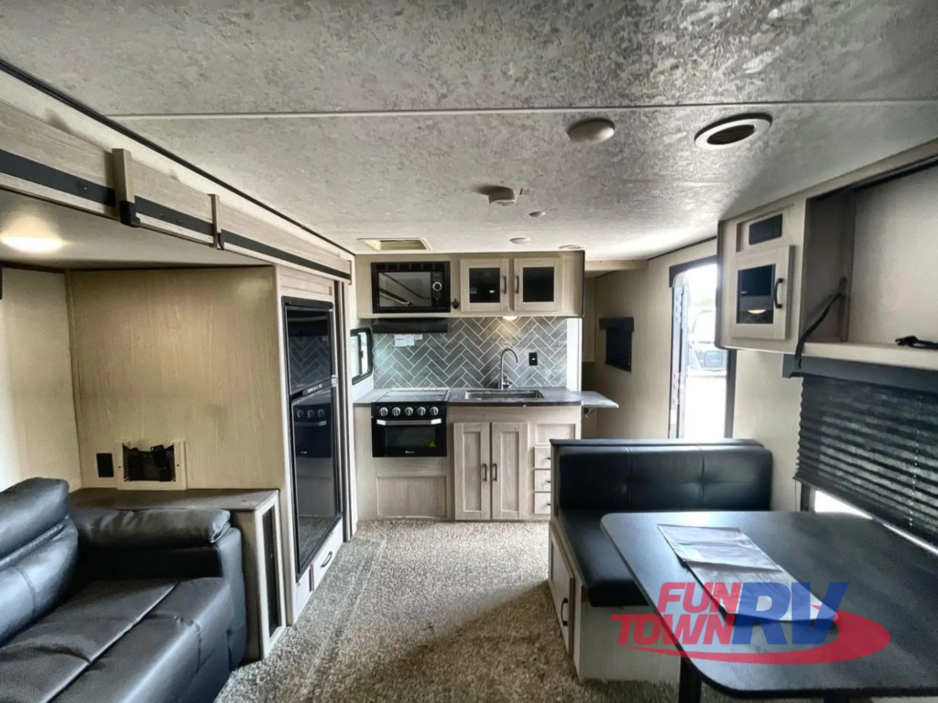 2021 Coachmen Apex 256BHS - Photo 3
