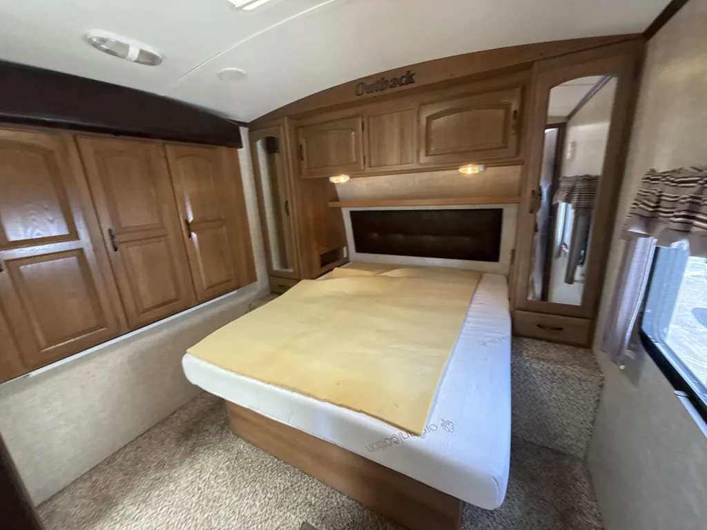 2014 Keystone Outback 298RE, Photos photo 14