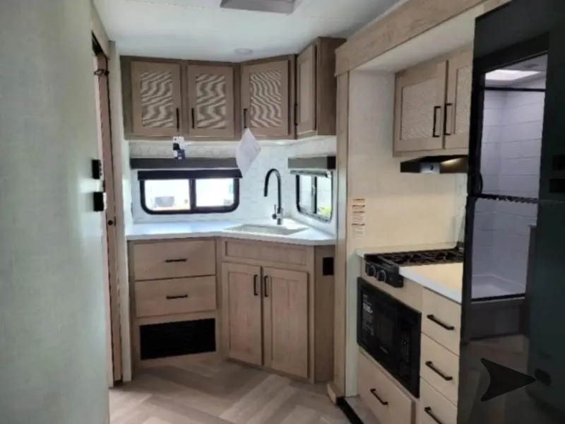 2026 Ember RV E-Series 22MLQ - Photo 4