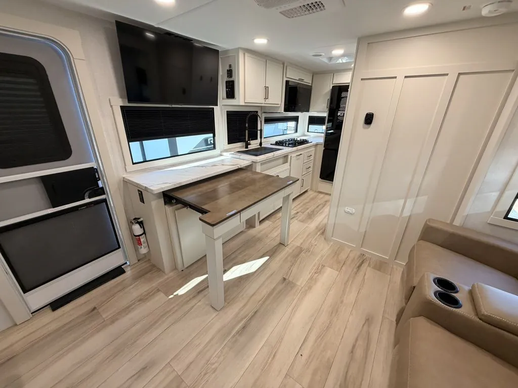 2026 Brinkley Model Ix 20X, Photos photo 13