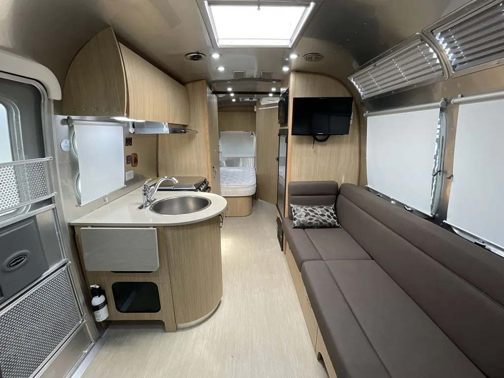 2017 Airstream Flying Cloud 23D - Photo 4