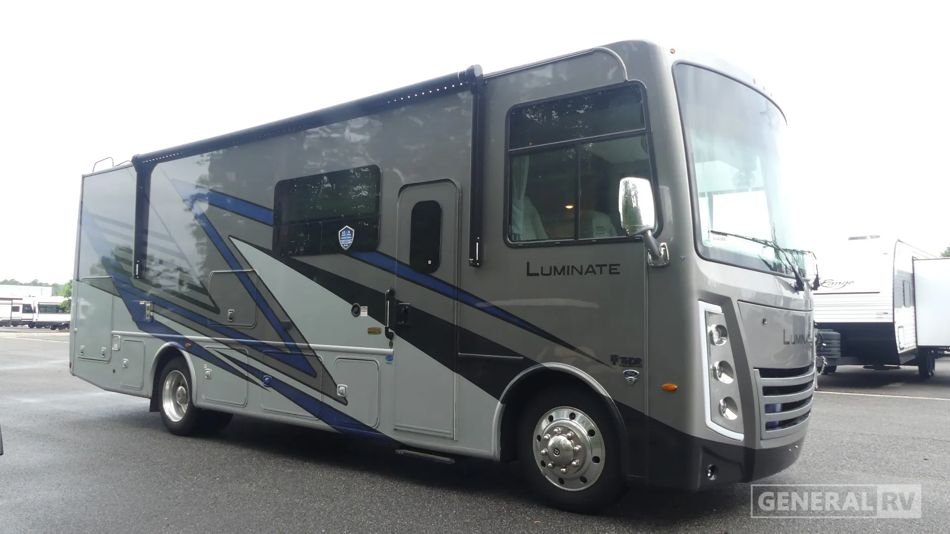 2026 Thor Motor Coach Luminate MM30 - Photo 2