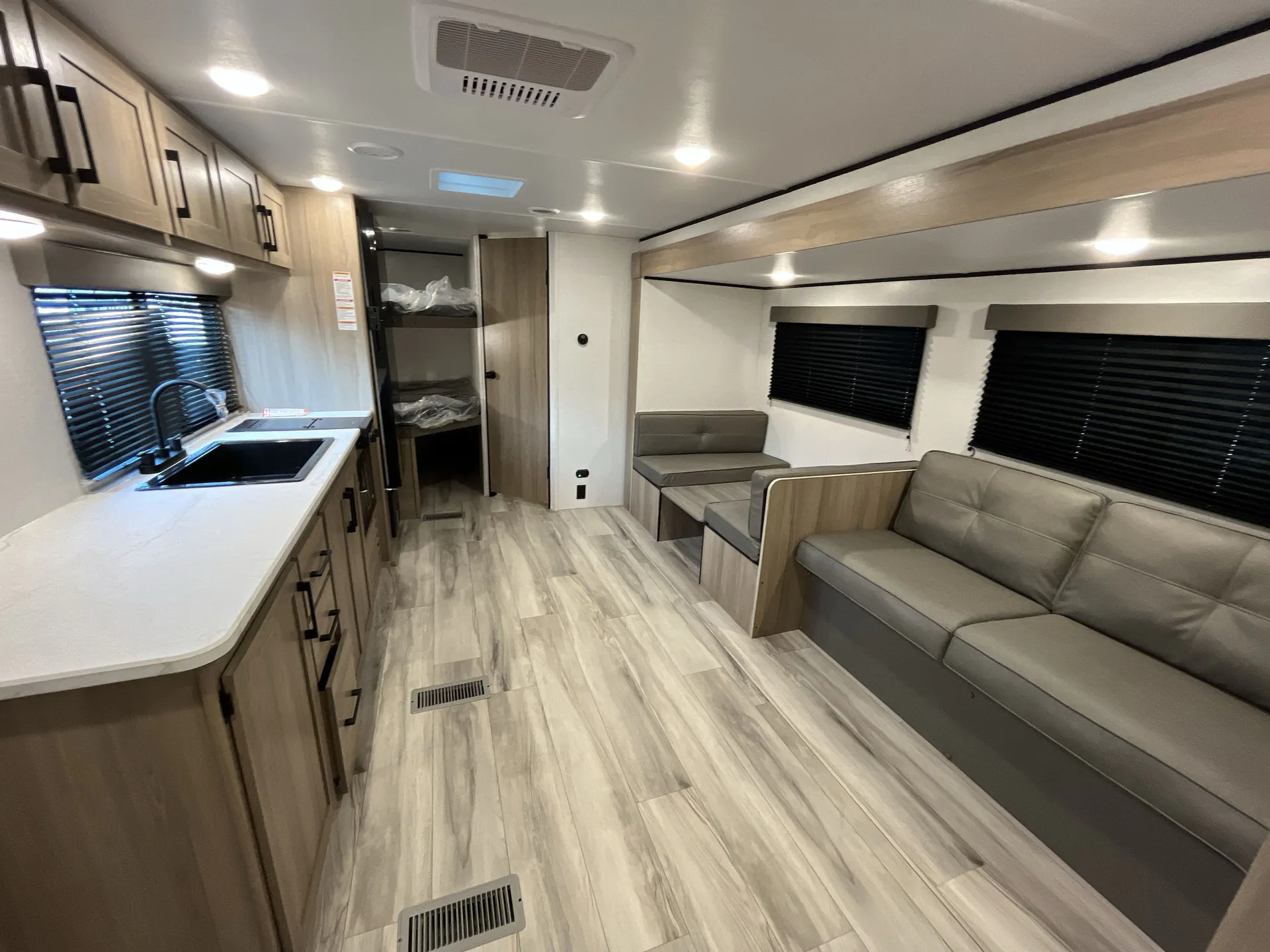2026 Keystone Coleman 25B — living area main